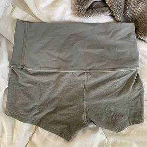 Lululemon size 6 booty short